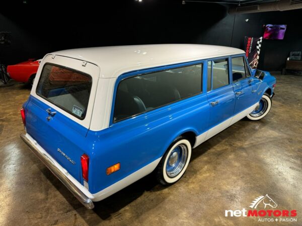 Chevrolet Suburban 1972 - Imagen 17