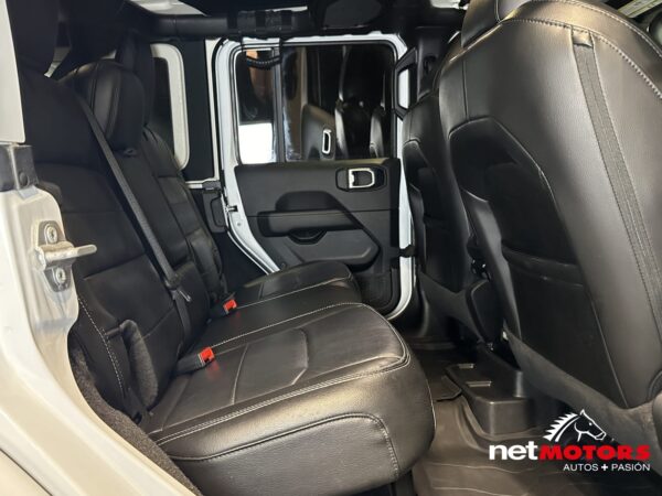 Jeep Unlimited Sahara 2023 - Imagen 11