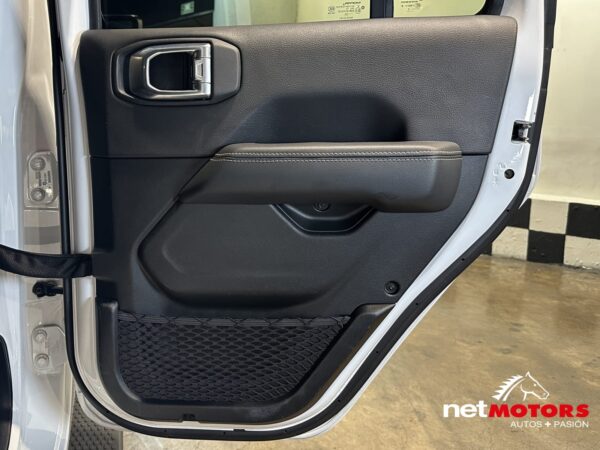Jeep Unlimited Sahara 2023 - Imagen 10