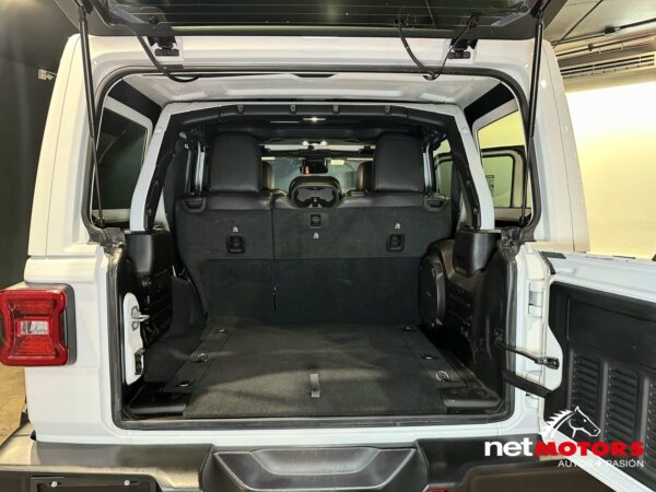 Jeep Unlimited Sahara 2023 - Imagen 8