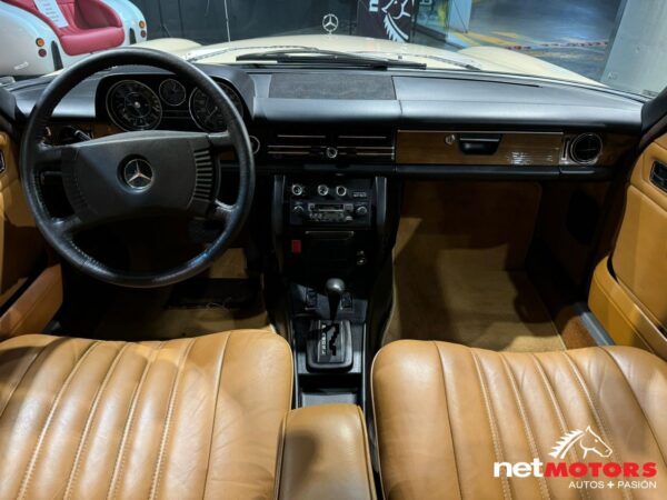 Mercedes Benz 300 D 1976 - Imagen 3