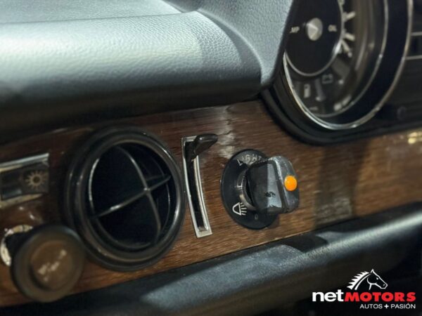 Mercedes Benz 300 D 1976 - Imagen 2