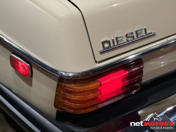 Mercedes Benz 300 D 1976 - Imagen 18